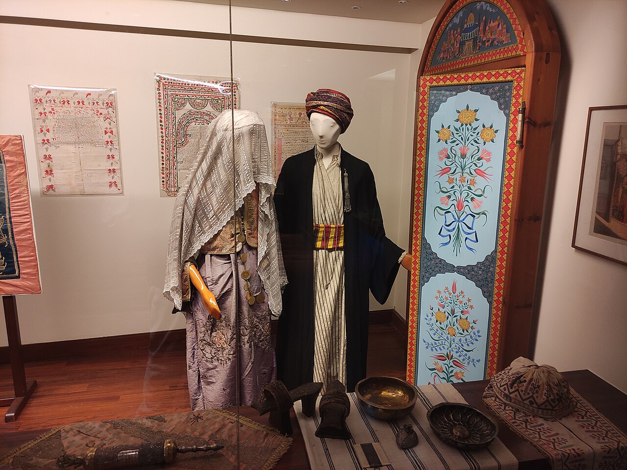 Romaniote and Sephardic costume ensembles in the Jewish Museum of Greece